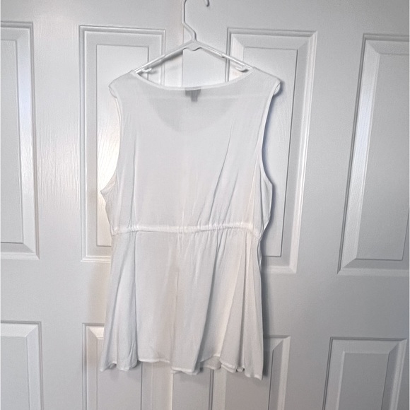 Torrid White Blouse, Faux Buttons, Waist Drawstring, size 1, never worn - Picture 2 of 4
